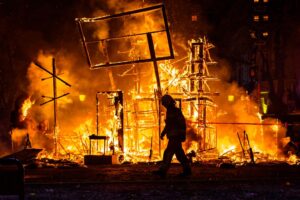 Firefighters Injured in Massive Warehouse Fire on Cortlandt St