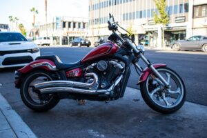 Un motociclista resulta herido en un accidente al girar a la izquierda en Parsonage Rd.